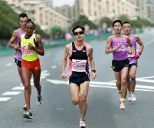 开云中国官网 - 马拉松预选赛焦点战：关东天狼队读秒扳平雪域白虎队，客场强势带走胜利。冲刺阶段不容有失